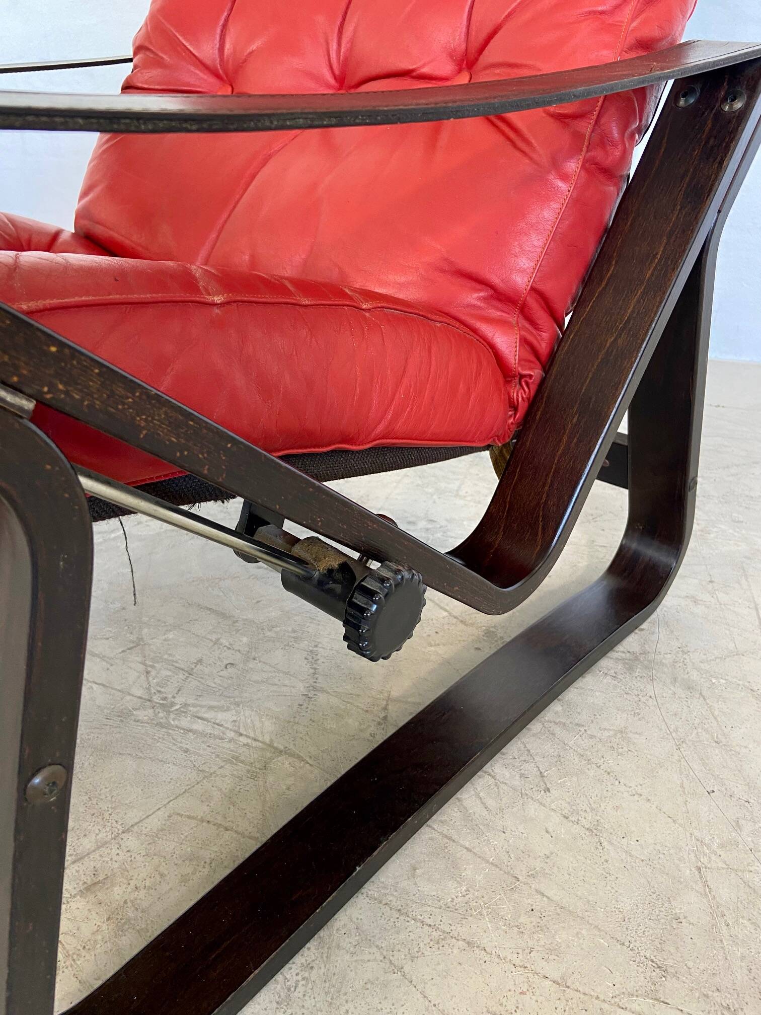 Vintage danish retro reclining lounge chair & stool in red leather by komfo