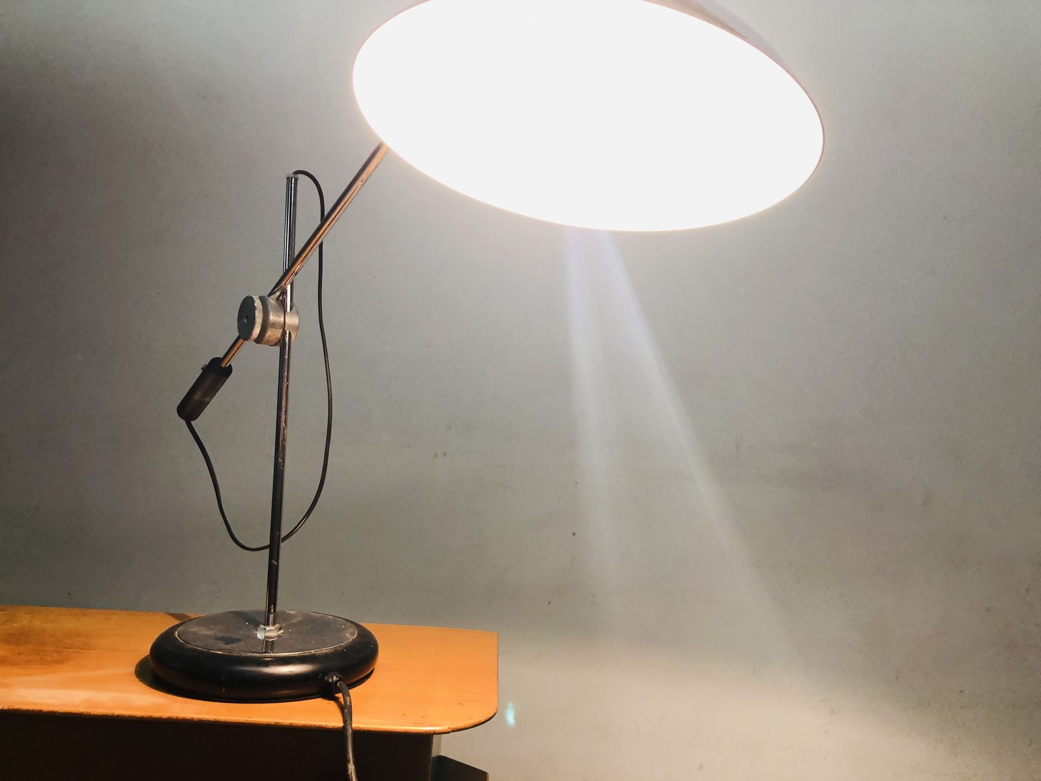 Grande lampe chromée