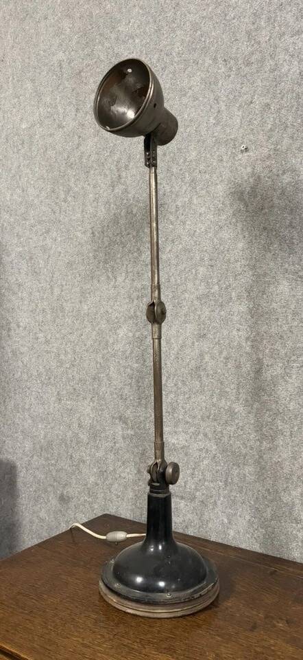 20th Century Industrial Design: Very Large Articulated Arm Lamp