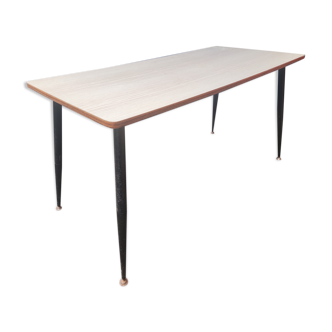 Table basse plateau formica pieds compas acier moderniste