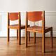 Paire de chaises orme et cuir Maison Regain