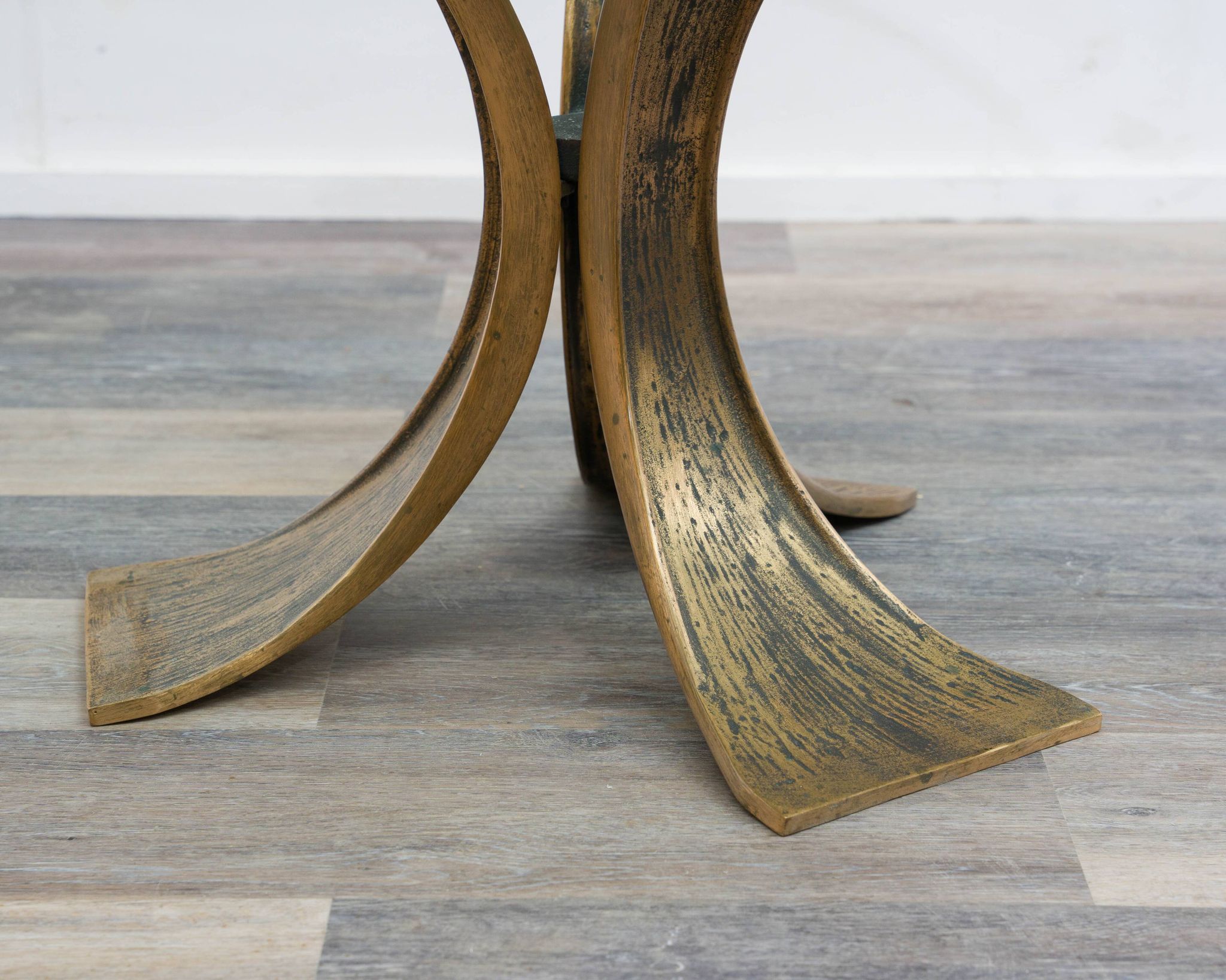 Glass coffee table, 80s design, Luciano Frigerio. Brutalist design