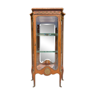 Vitrine en Marqueterie Style Louis XV