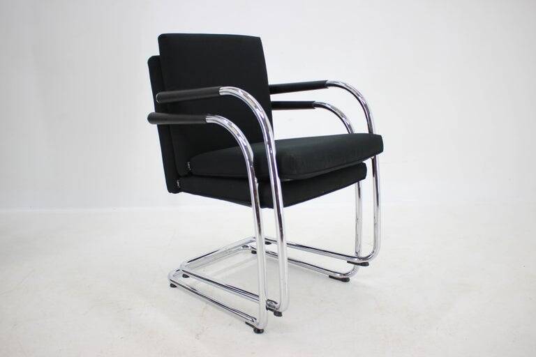 Ensemble de quatre fauteuils design Antonio Citterio et Glen Oliver Löw, années 1990.