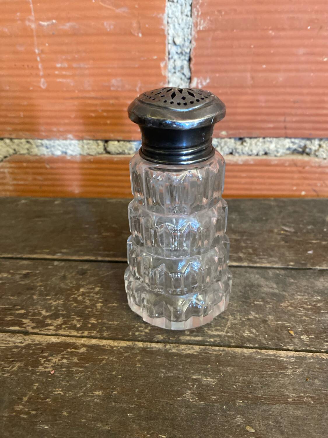 Saupoudreuse Sucrier Ancien Verre Moulé + Bouchon Métal Argenté Vintag
