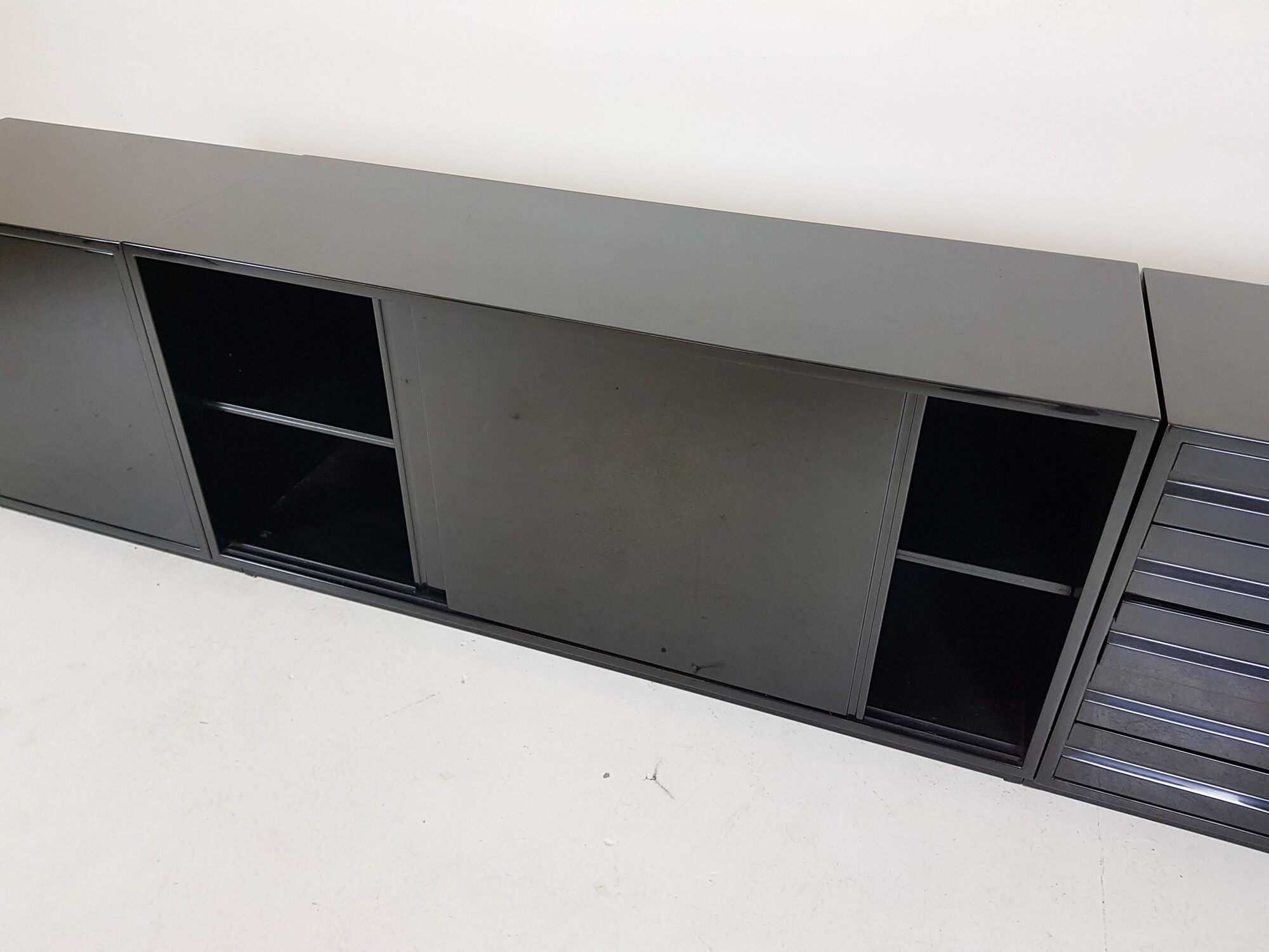 Osvaldo Borsani for Tecno "Model SE" Black Piano Gloss Sideboard, Italy 1951