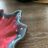Pink leaf dish Vallauris Hélène Ugo