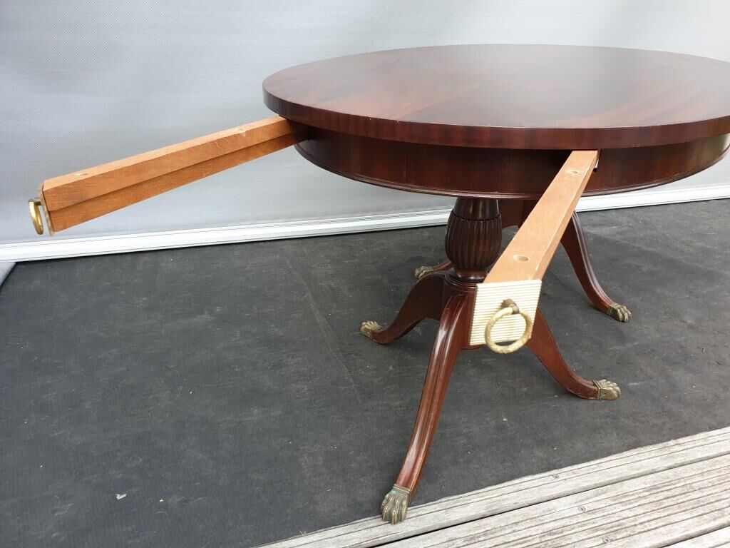English regency oval table from 6 to 12 guests