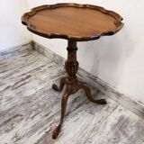 Wooden pedestal table
