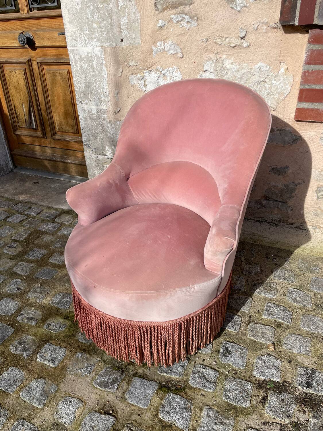 Toad style armchair in pink velvet