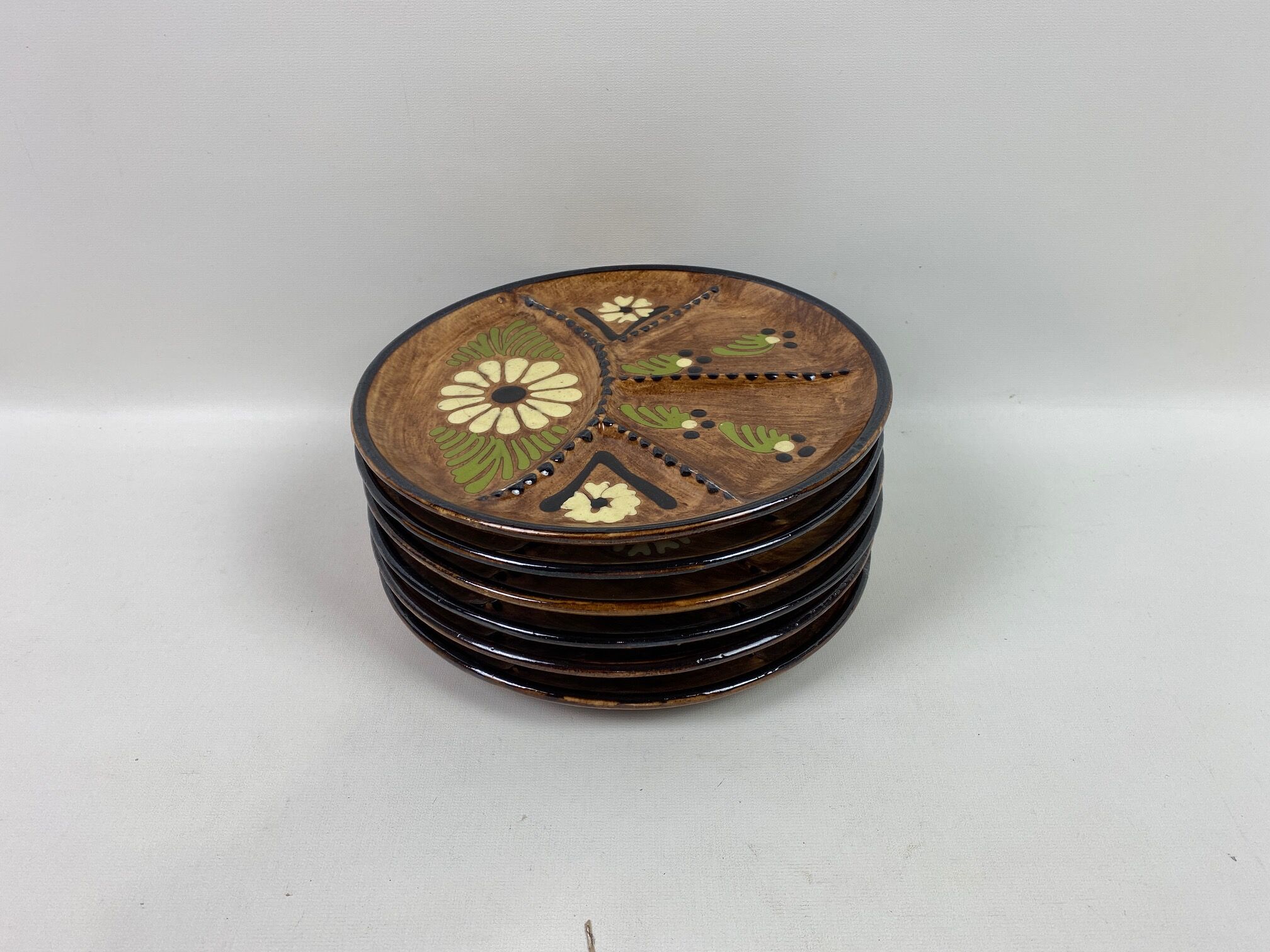 6 compartmentalized sandstone plates