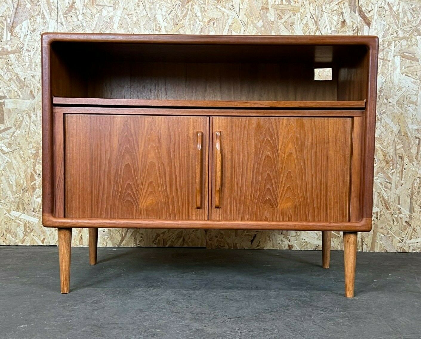 60s 70s teak sideboard Credenza cabinet Danish Modern Design Denmark 70s