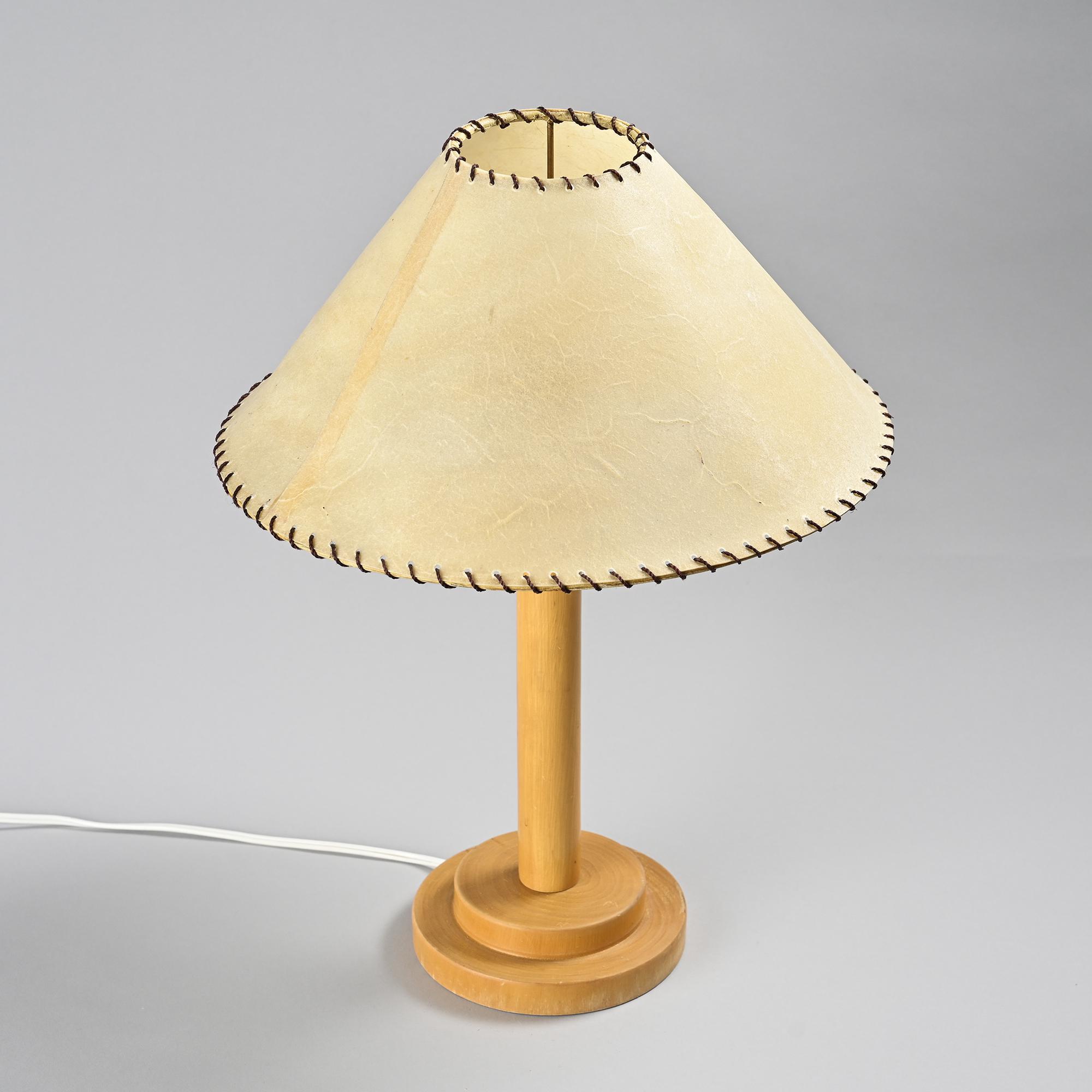 Turned wooden table lamp, French work, 1970s.