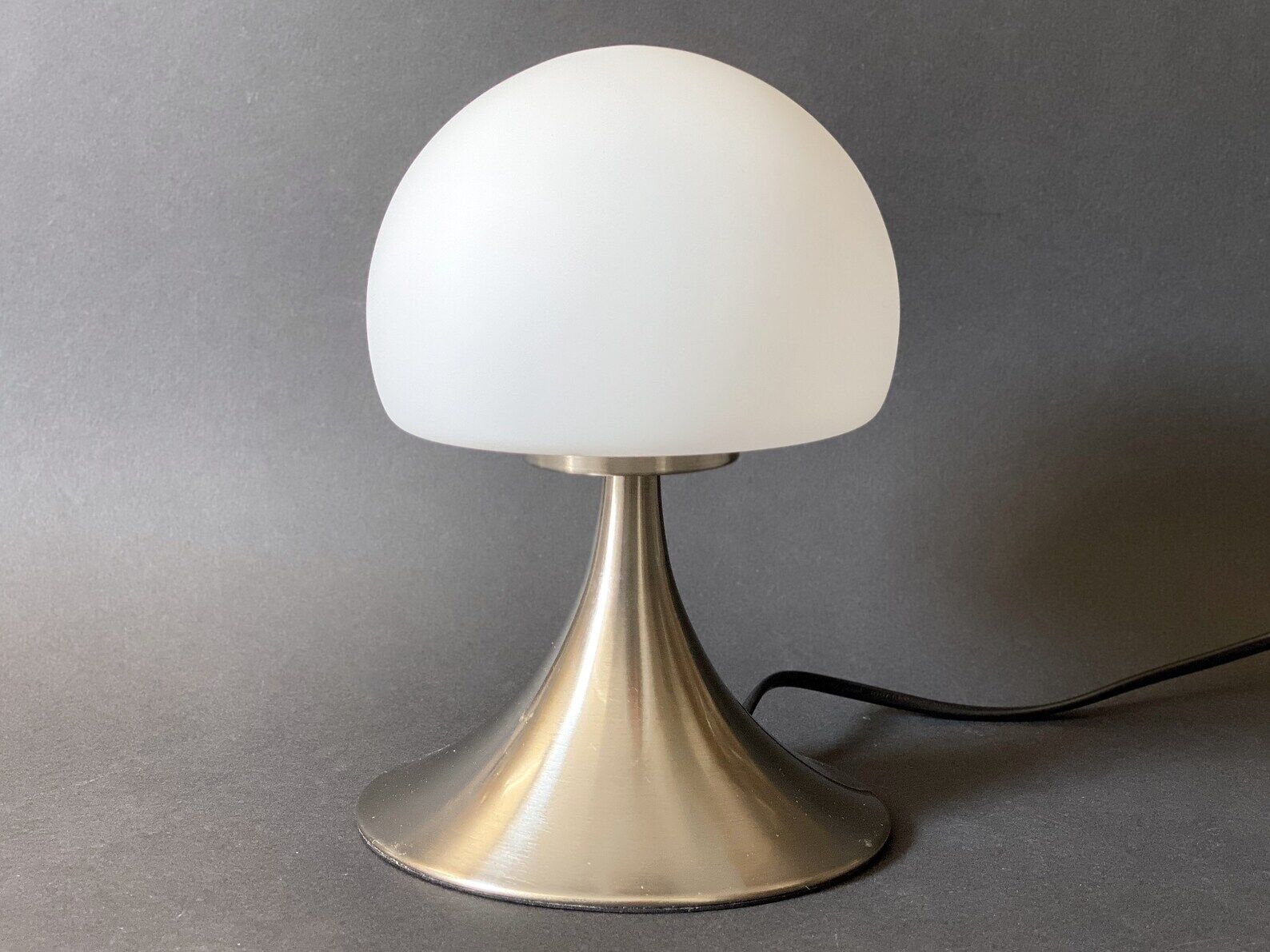Vintage glass tip-touch mushroom table lamp / bed lamp
