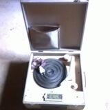 Turnted record and his suitcase vintage