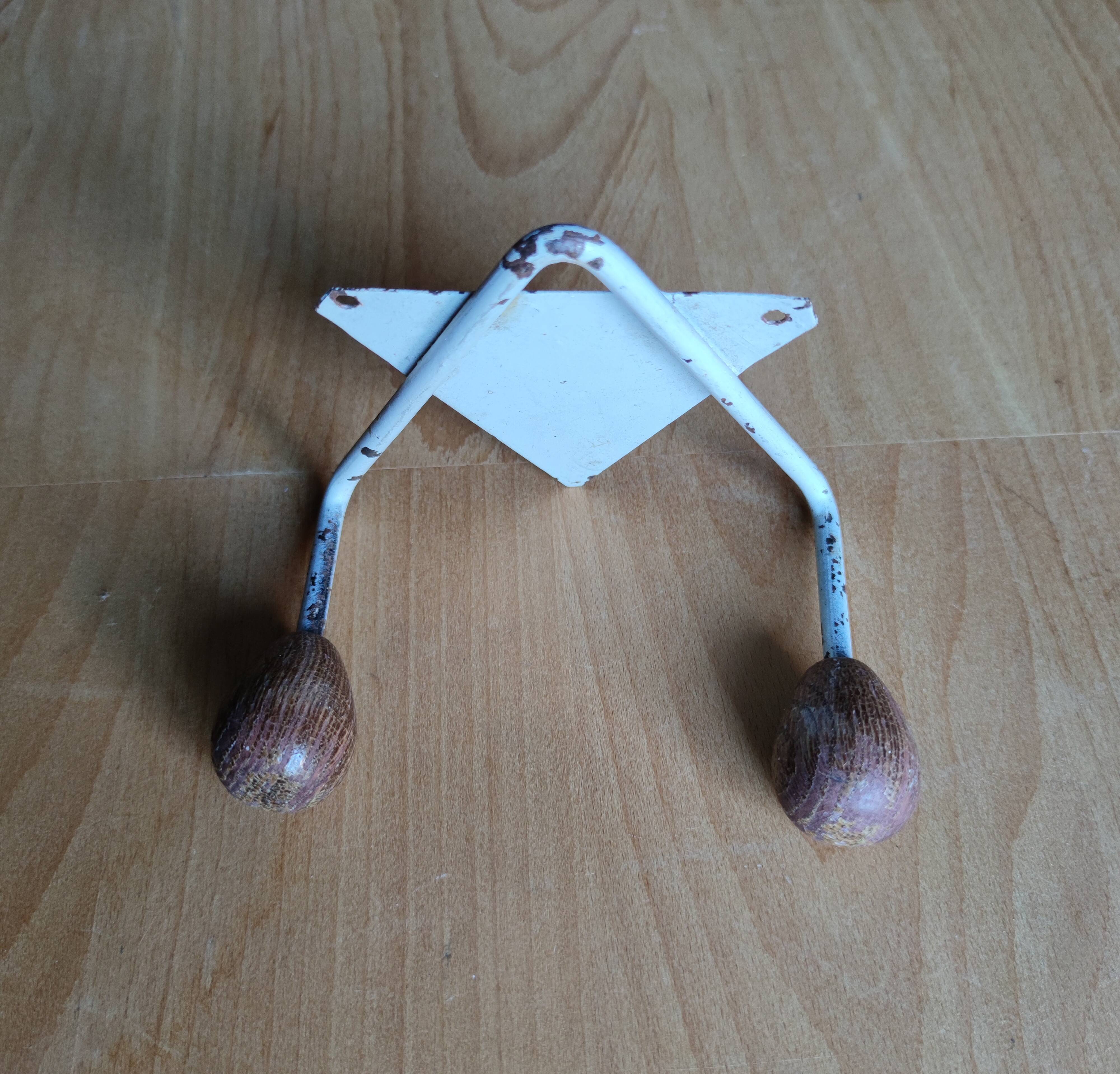 Double wood/metal hook