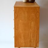 Oak chest of drawers
