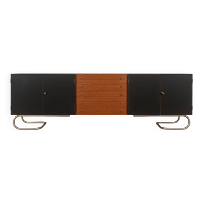 Enfilade classique des années 1960, placage en teck, portes noires, pieds en acier inoxydable Bauhaus.
