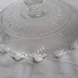 Presentation dish on pedestal cake display