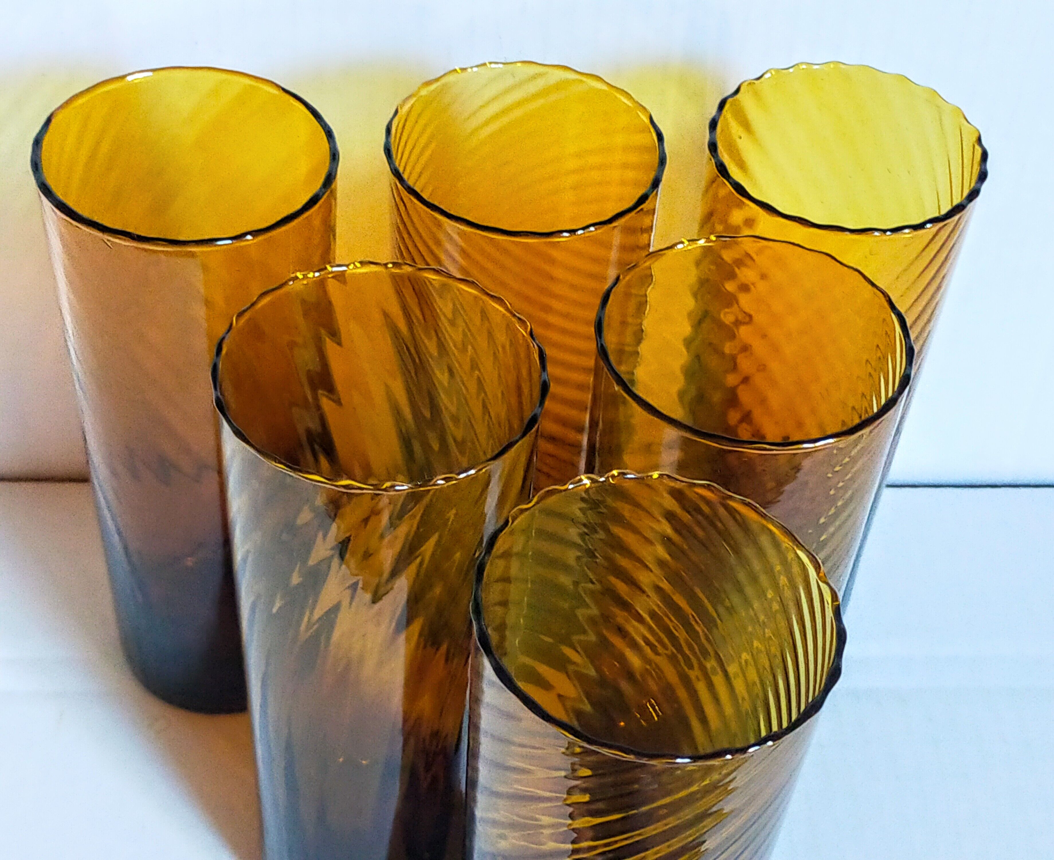 Lot de six verres en verre soufflé