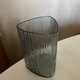 Product Pop up Christmas 22 gray glass vase tree trunk