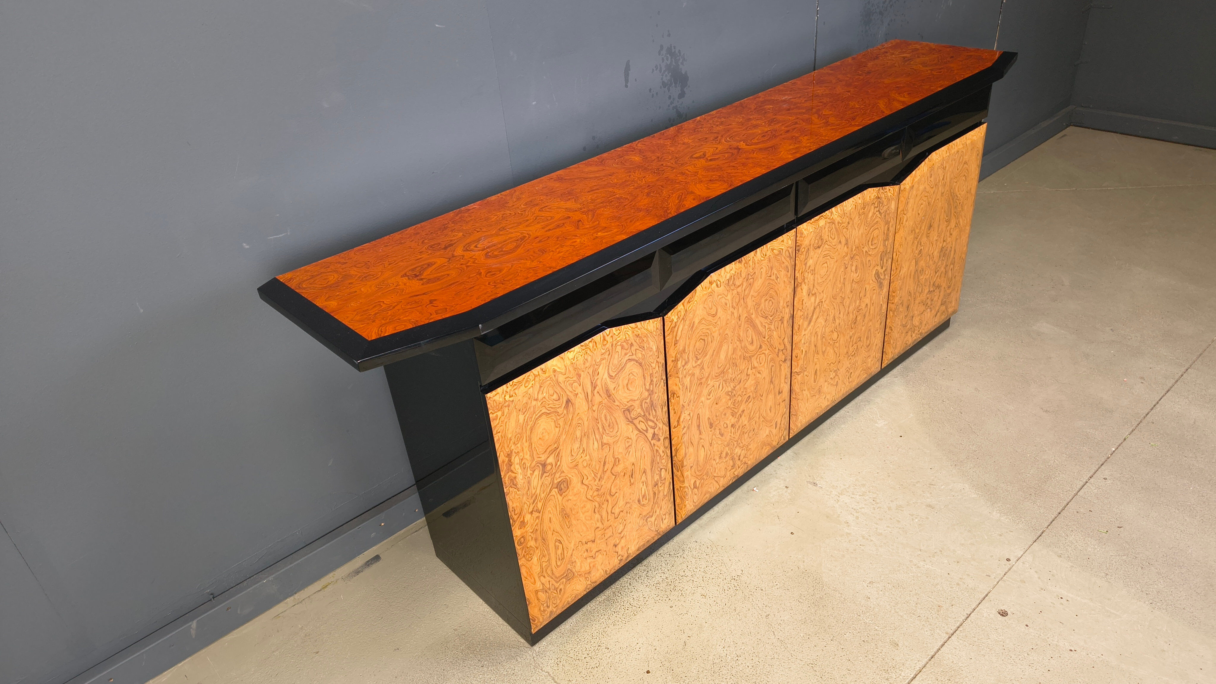 Vintage lacquer and burl wood credenza, 1980s