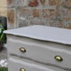 Commode vintage rénovée Greige Galuchat – Style campagne chic