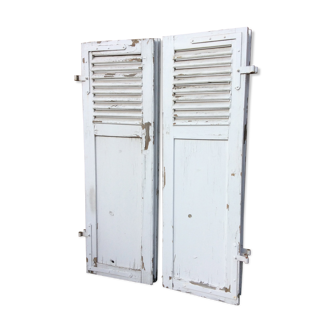 Pair of shutters