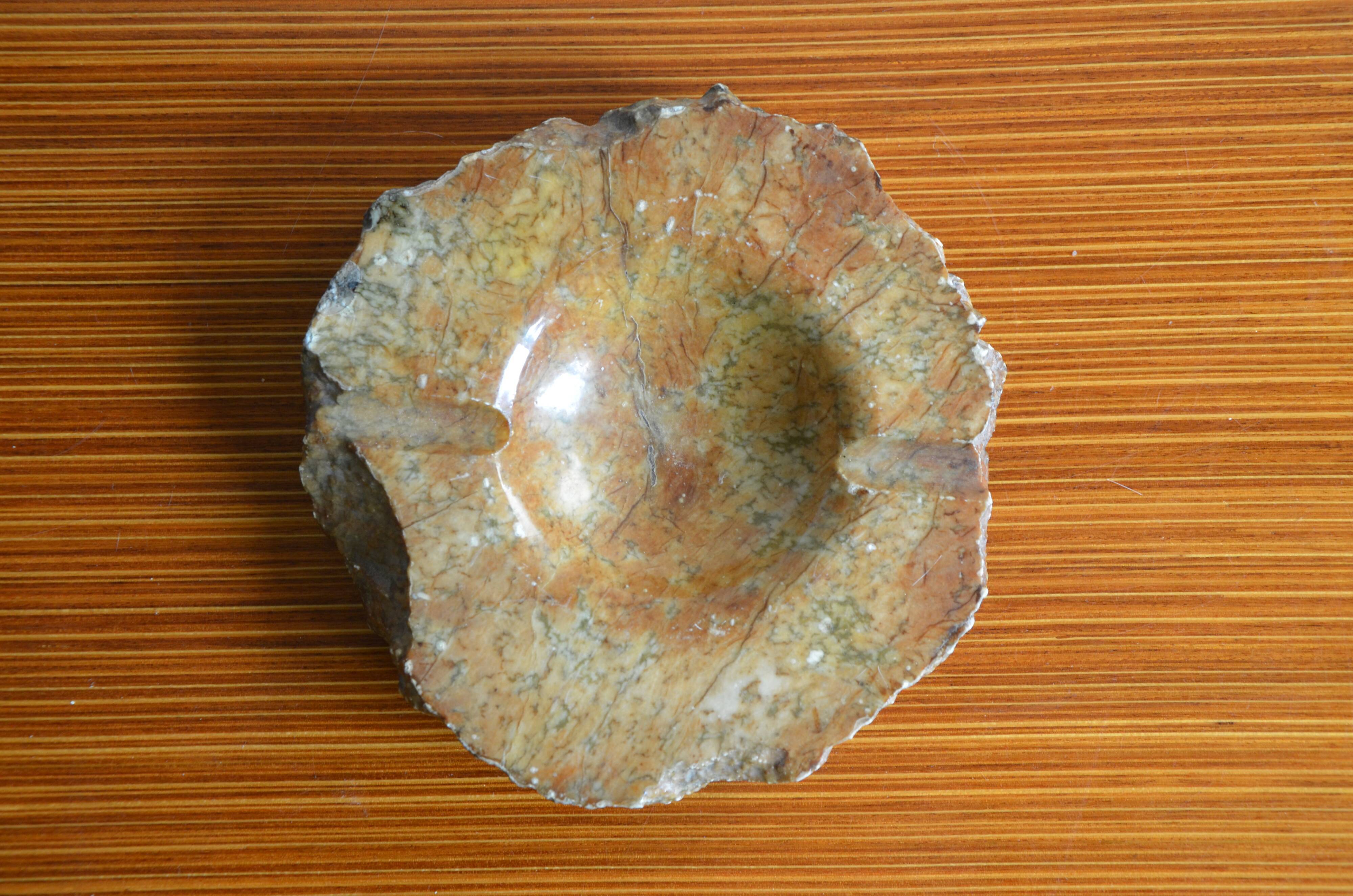 Beige and brown alabaster ashtray