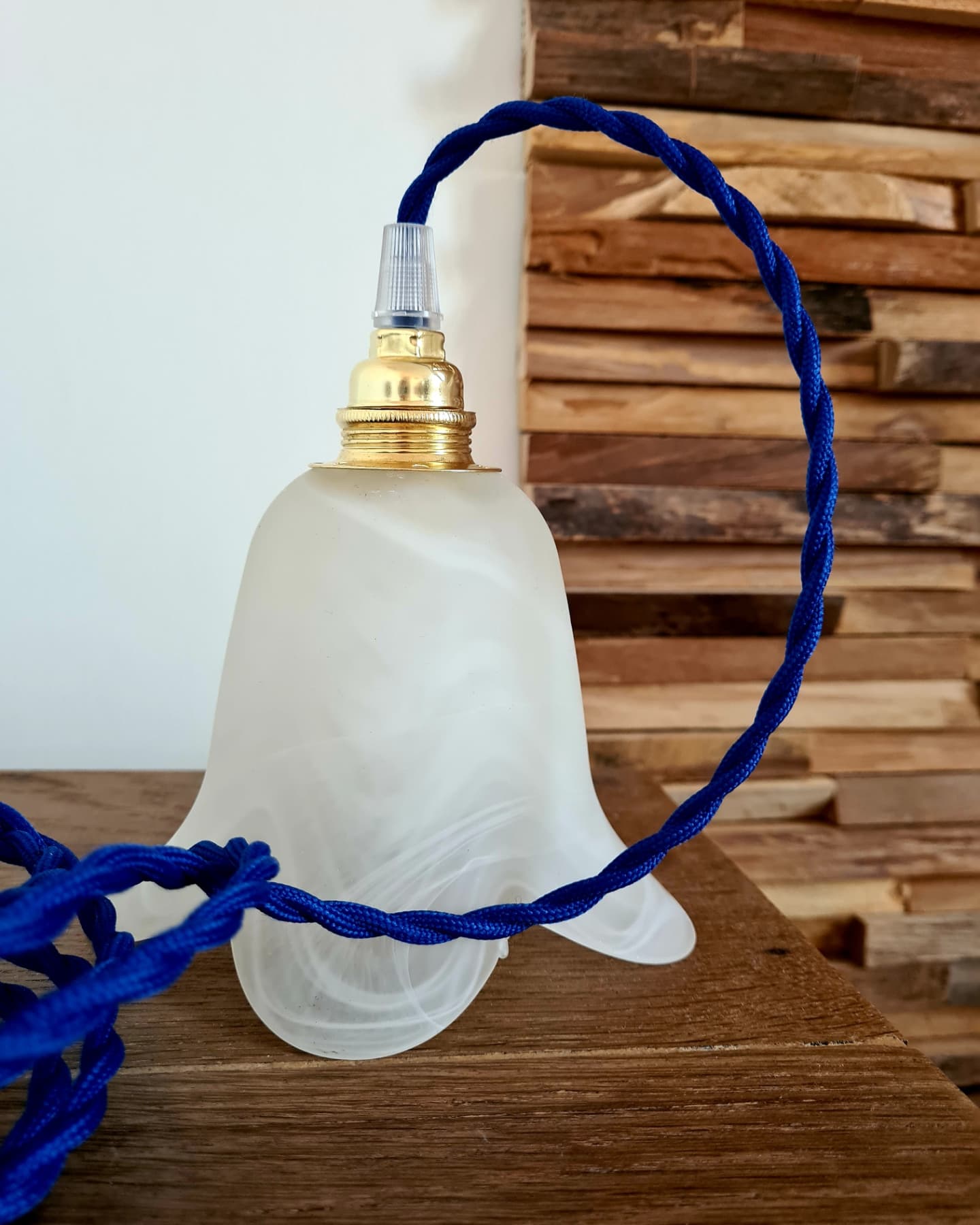 Marbled glass tulip walker