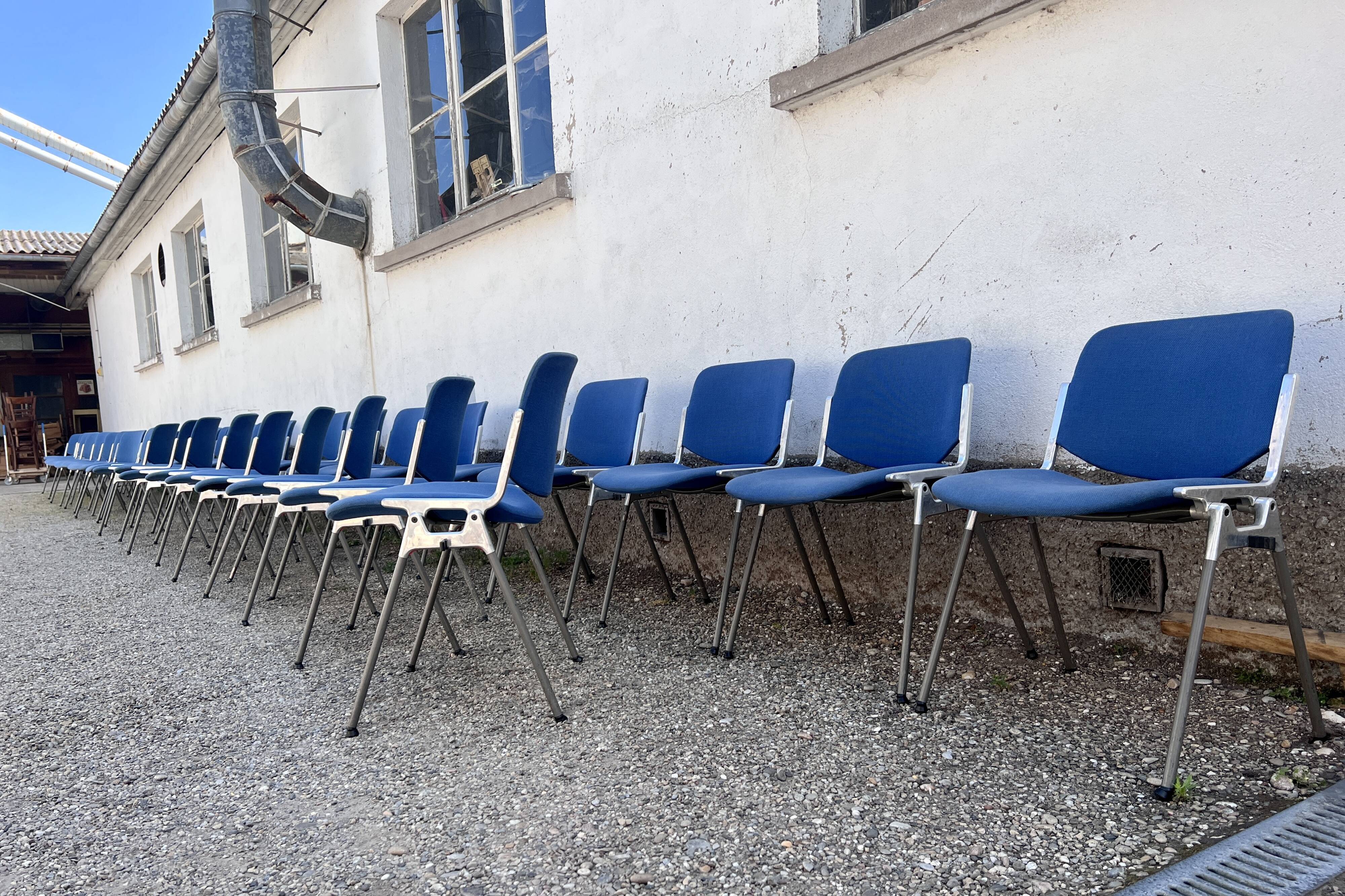 Série de 40 chaises de G. Piretti pour Castelli Anonima Castelli, Italie, années 1970