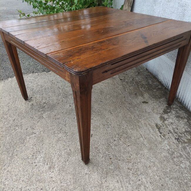 Square dining table