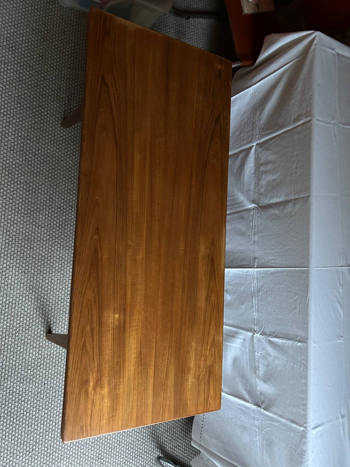 Scandinavian lift-up coffee table