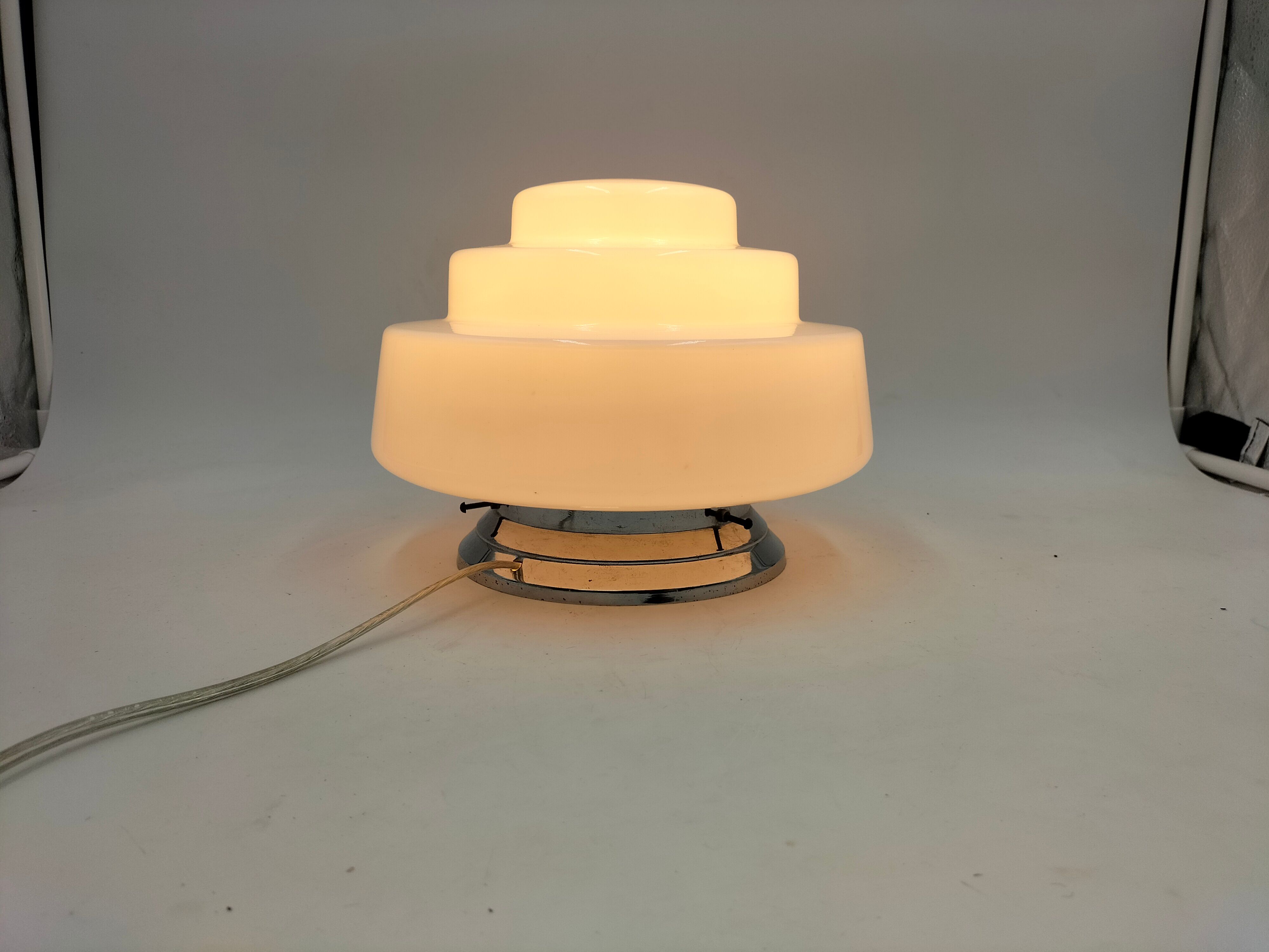 Art deco building lamp