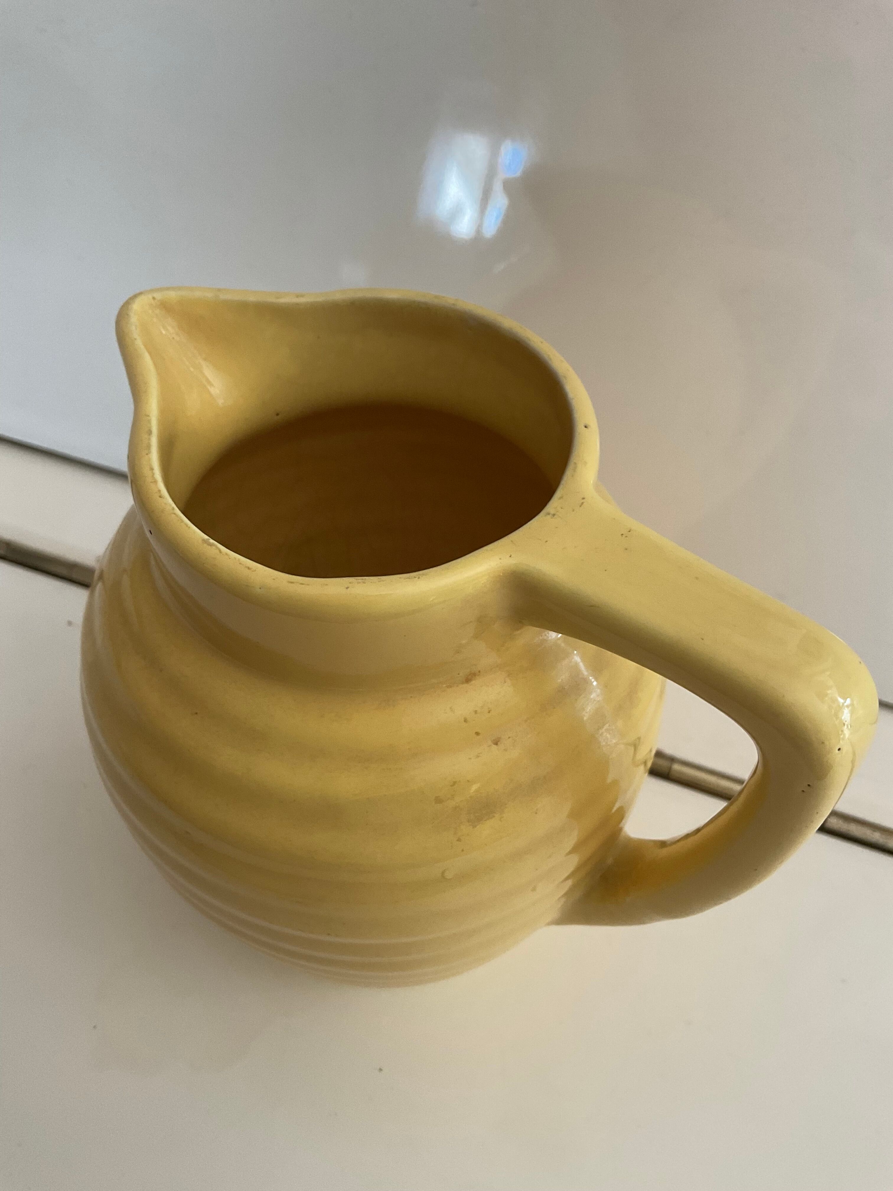 Onnaing jug decanter