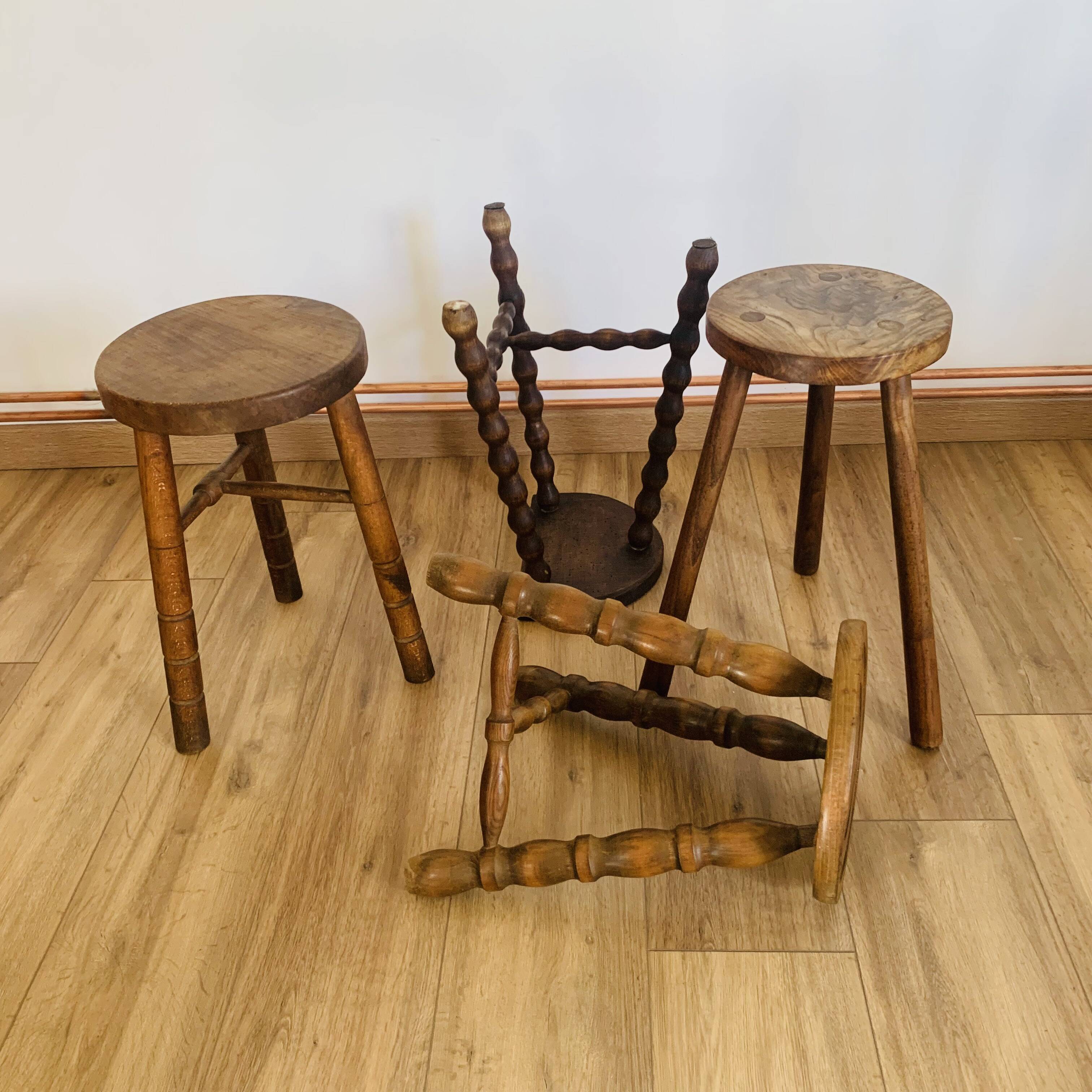 Ensemble de 4 tabourets tripodes