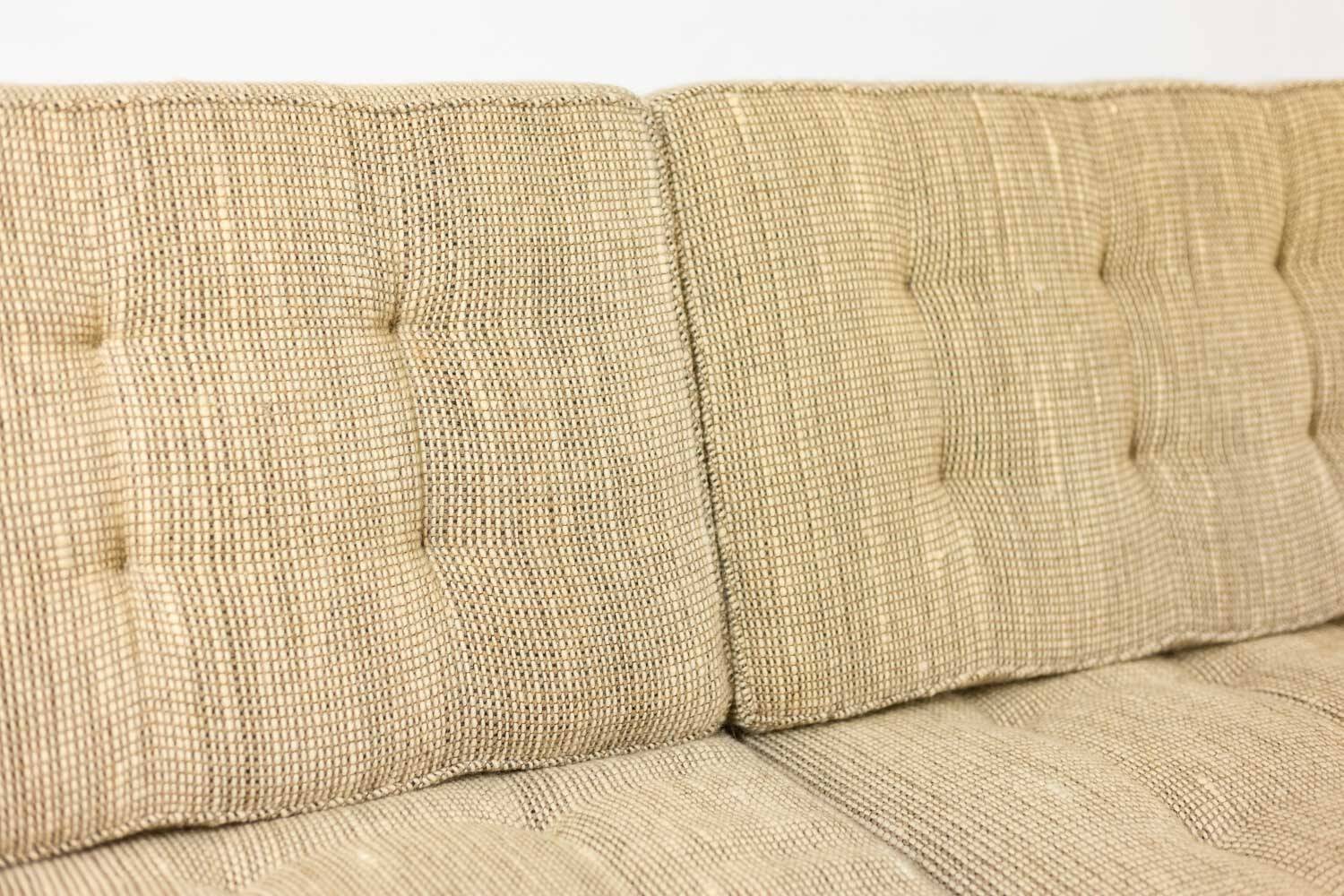 Florence Knoll, pour Knoll. Canapé et paire de fauteuils. Années 1960-70.