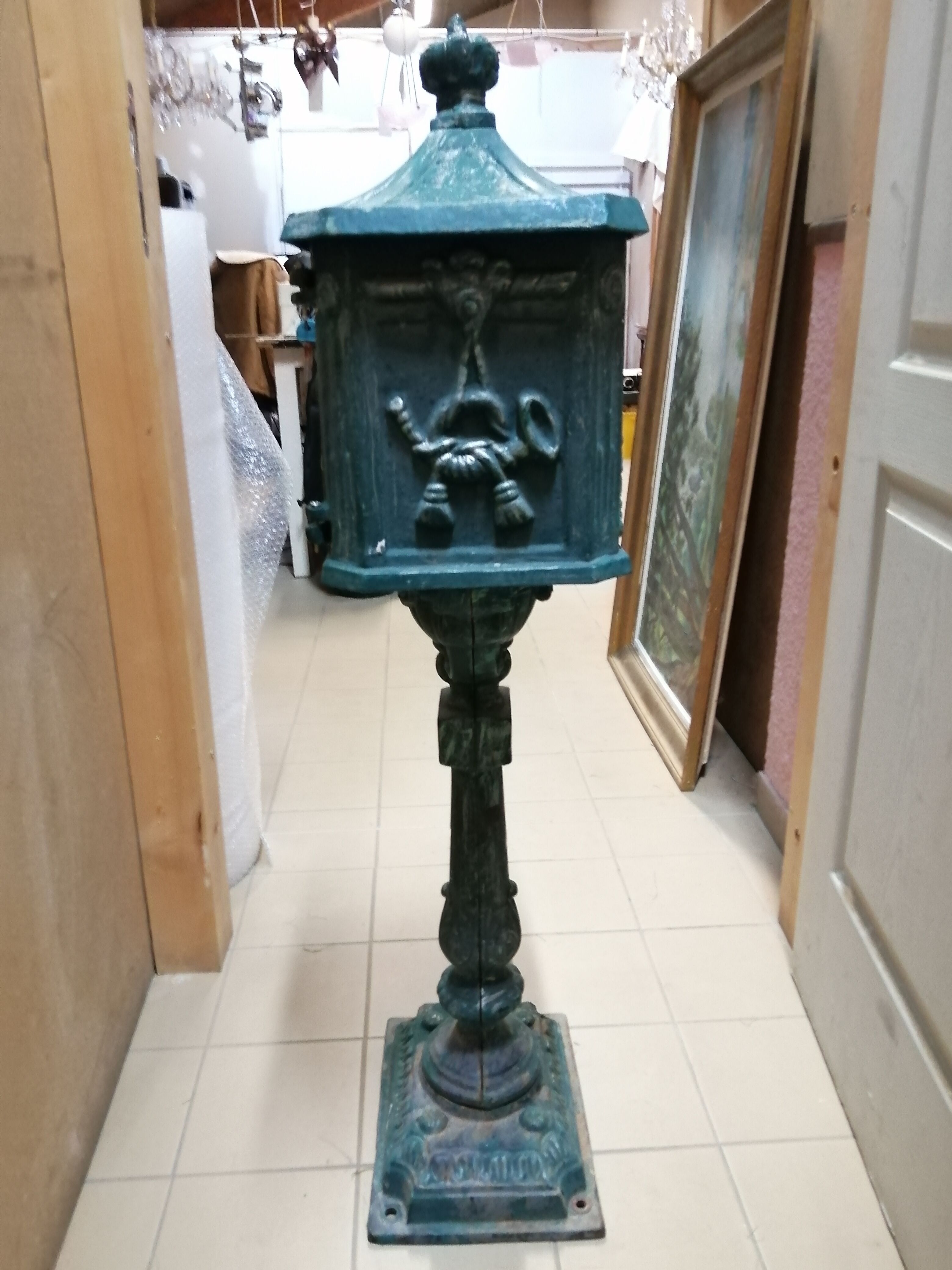 Old cast iron mailbox "Relais de Poste"