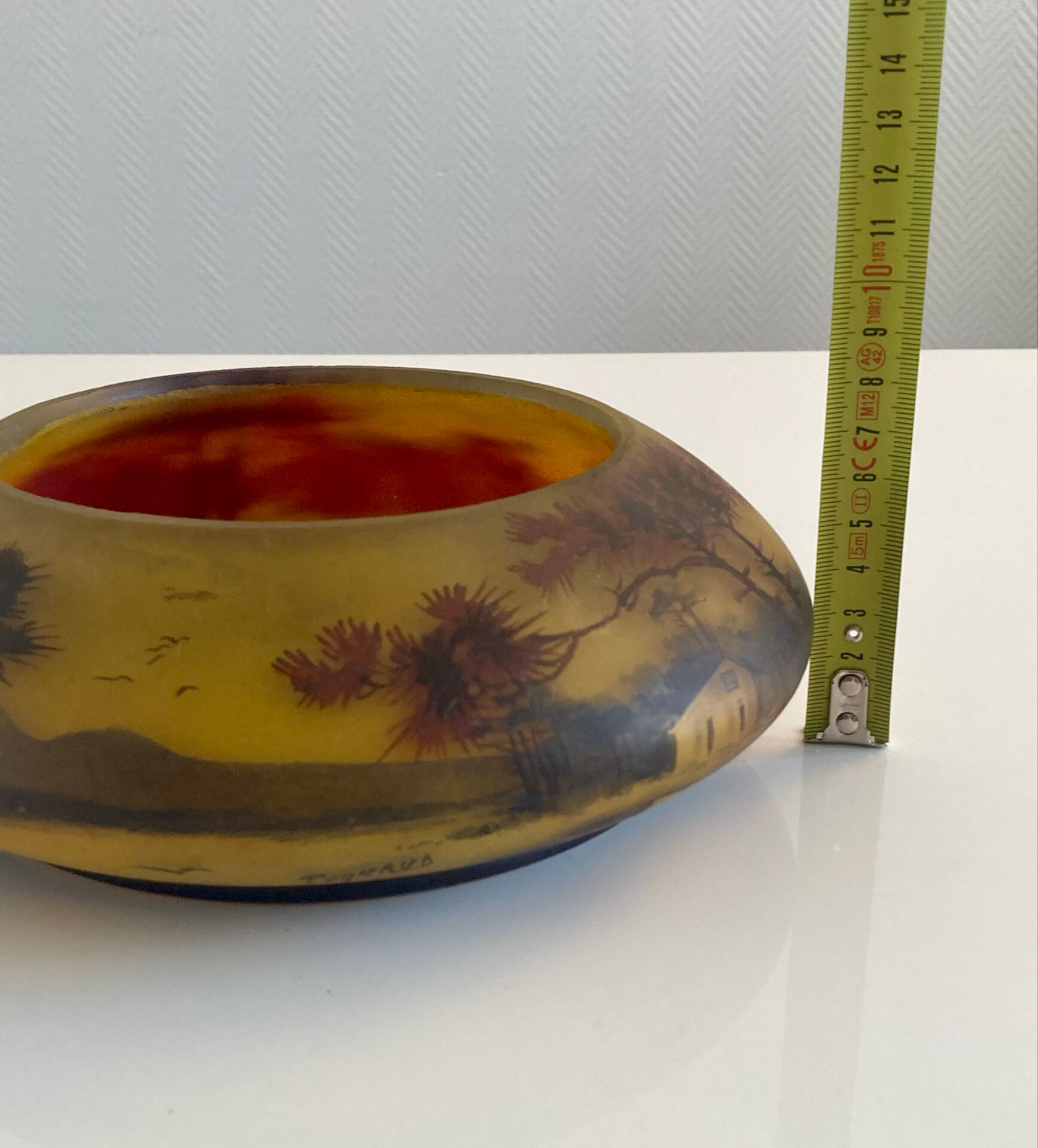 Circular glass bowl - hand-painted by Jean Simon Peynaud
