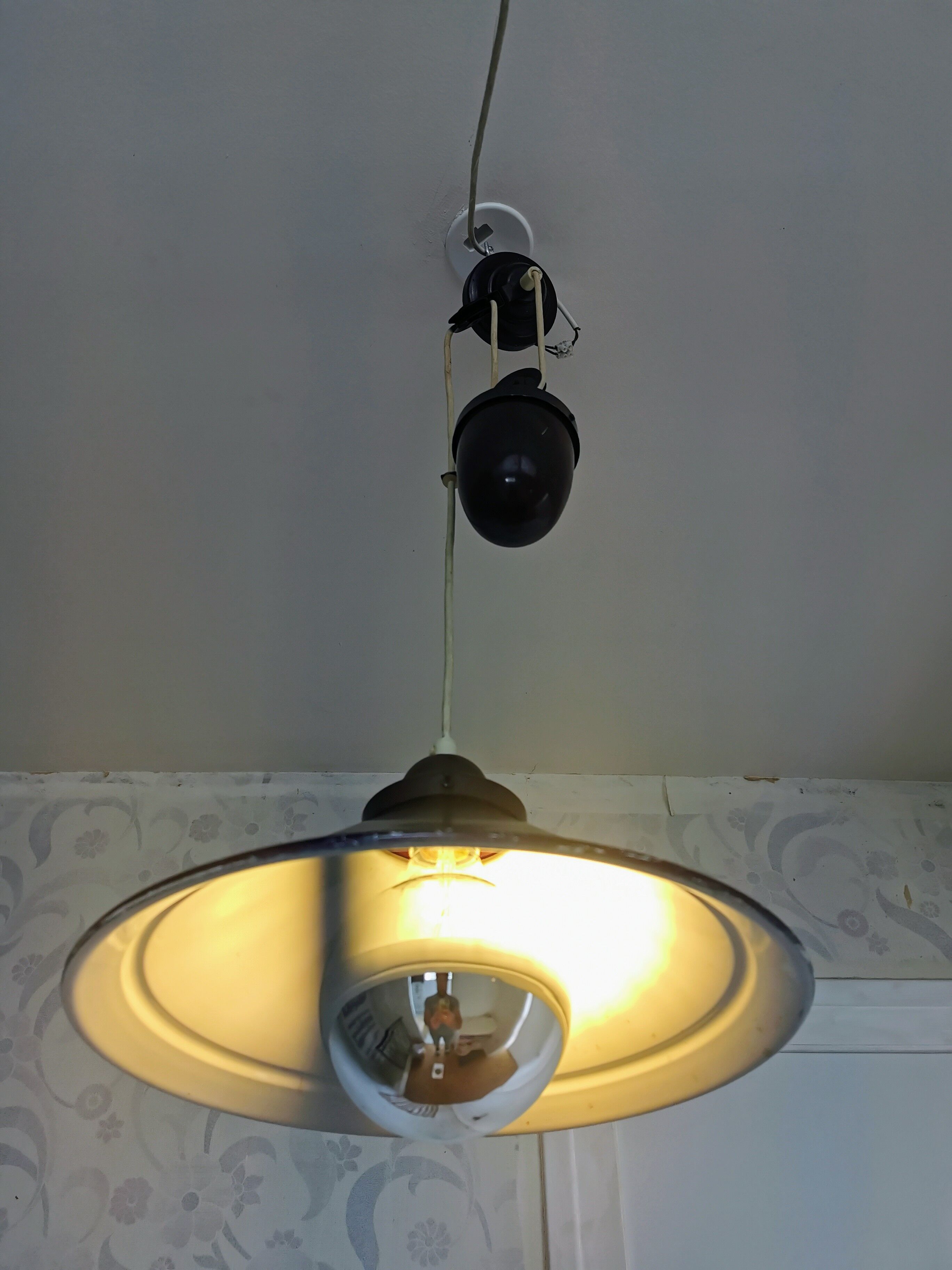 Vintage pulley suspension