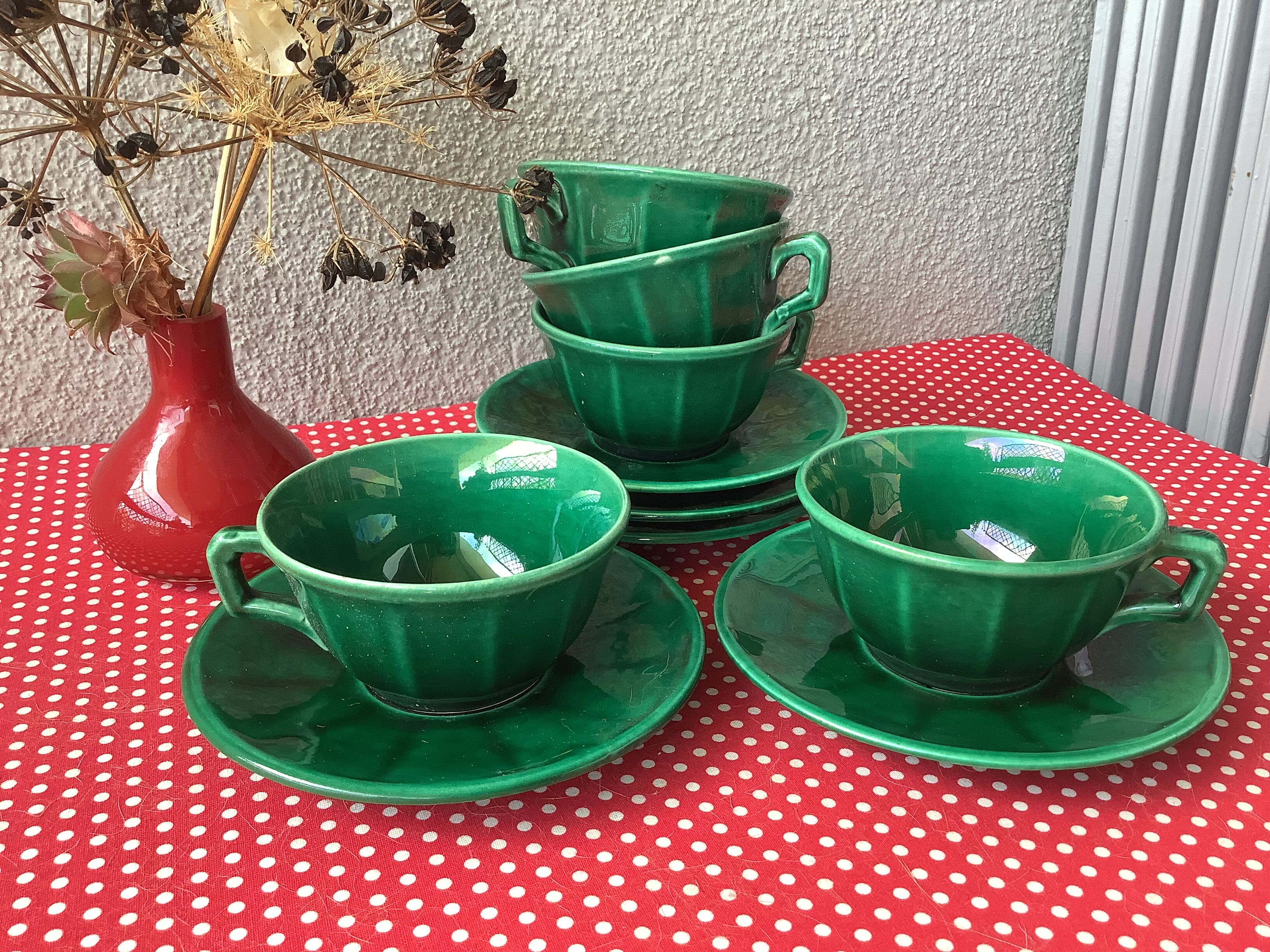 Coffee cups bistro 50' years