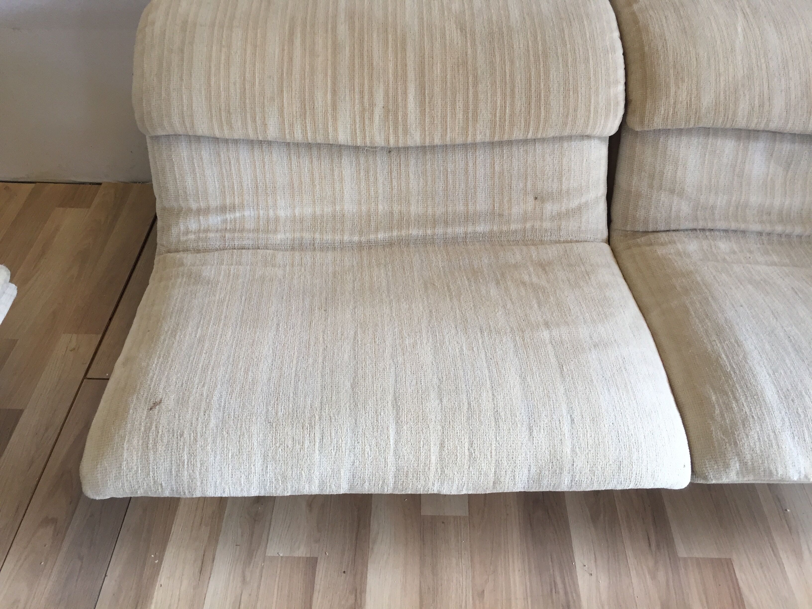 Sofa by designer Giovanni Offredi for Saporiti, Wave model