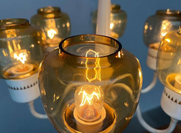 Lustre suédois milieu du siècle T526 avec verres de couleur ambre par Hans-Agne Jakobsson pour Hans-Agne Jakobsson Ab, années 1960