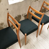 Set 4 green Scandinavian chairs