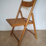 Folding chair with cane seat
