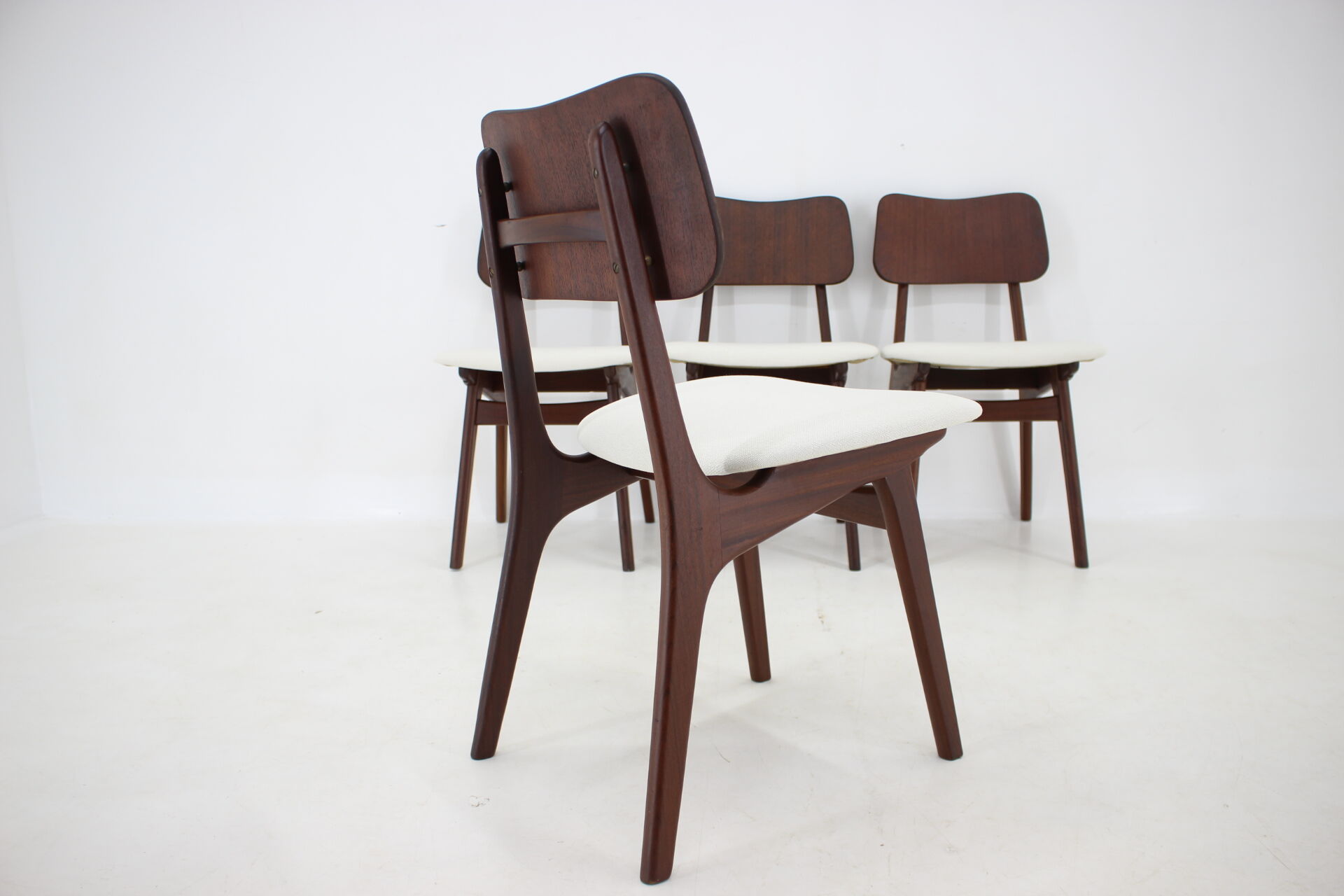 1960s Ib Kofod-Larsen Set Of 4 teak Dining Chairs Model 74 Denmark