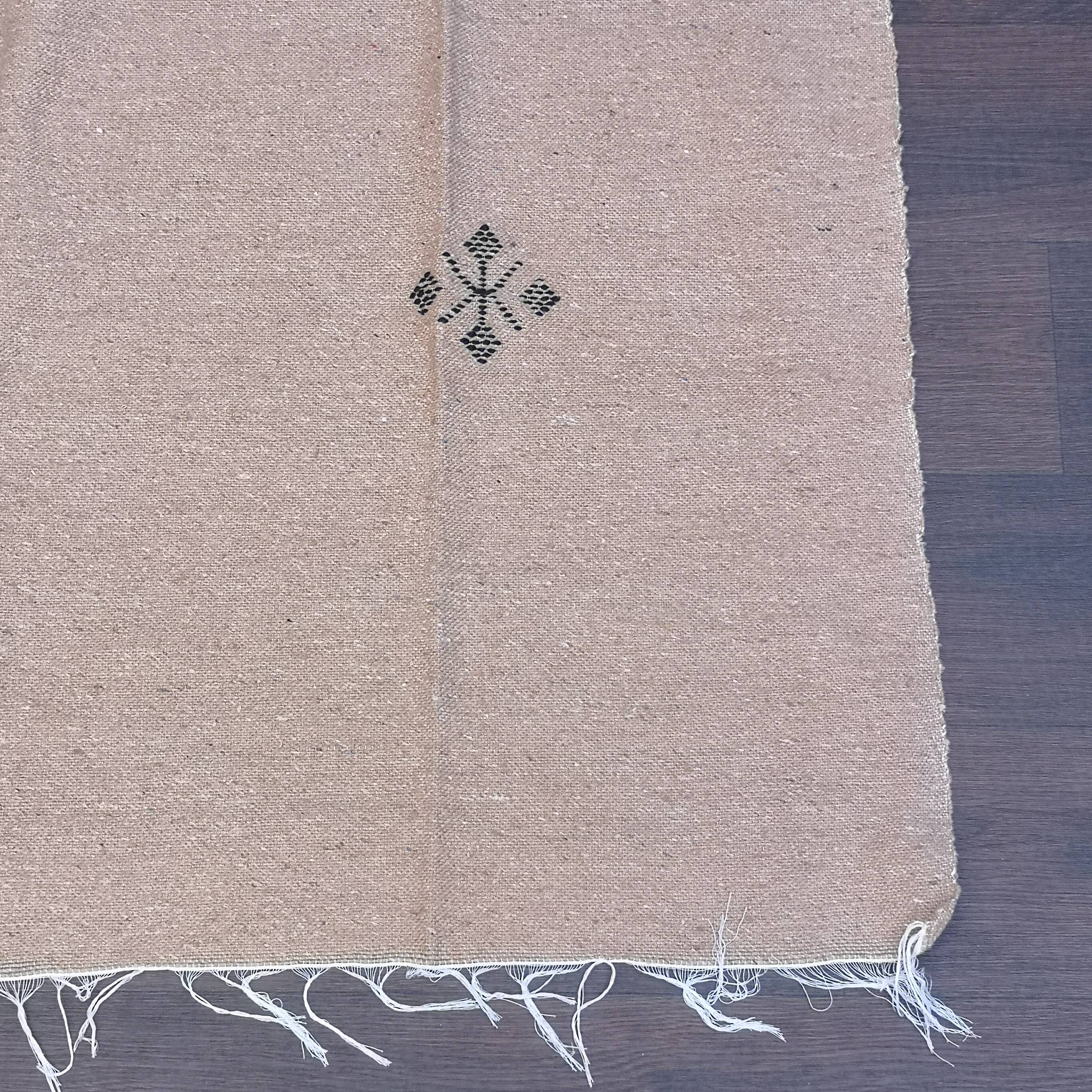 Moroccan berber rug handmade in beige cotton 130 x 220 cm