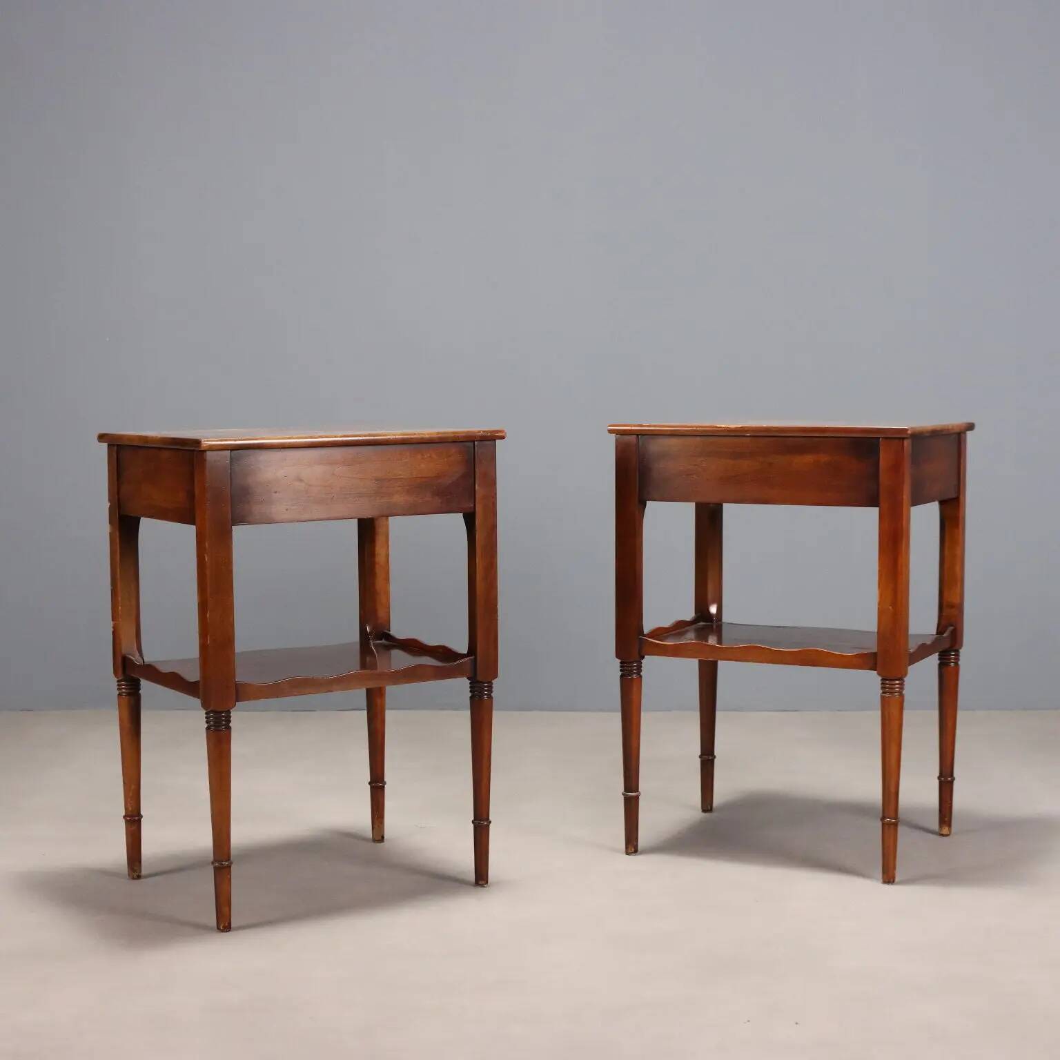 Antique bedside tables Statton Trutype Americana 20th century