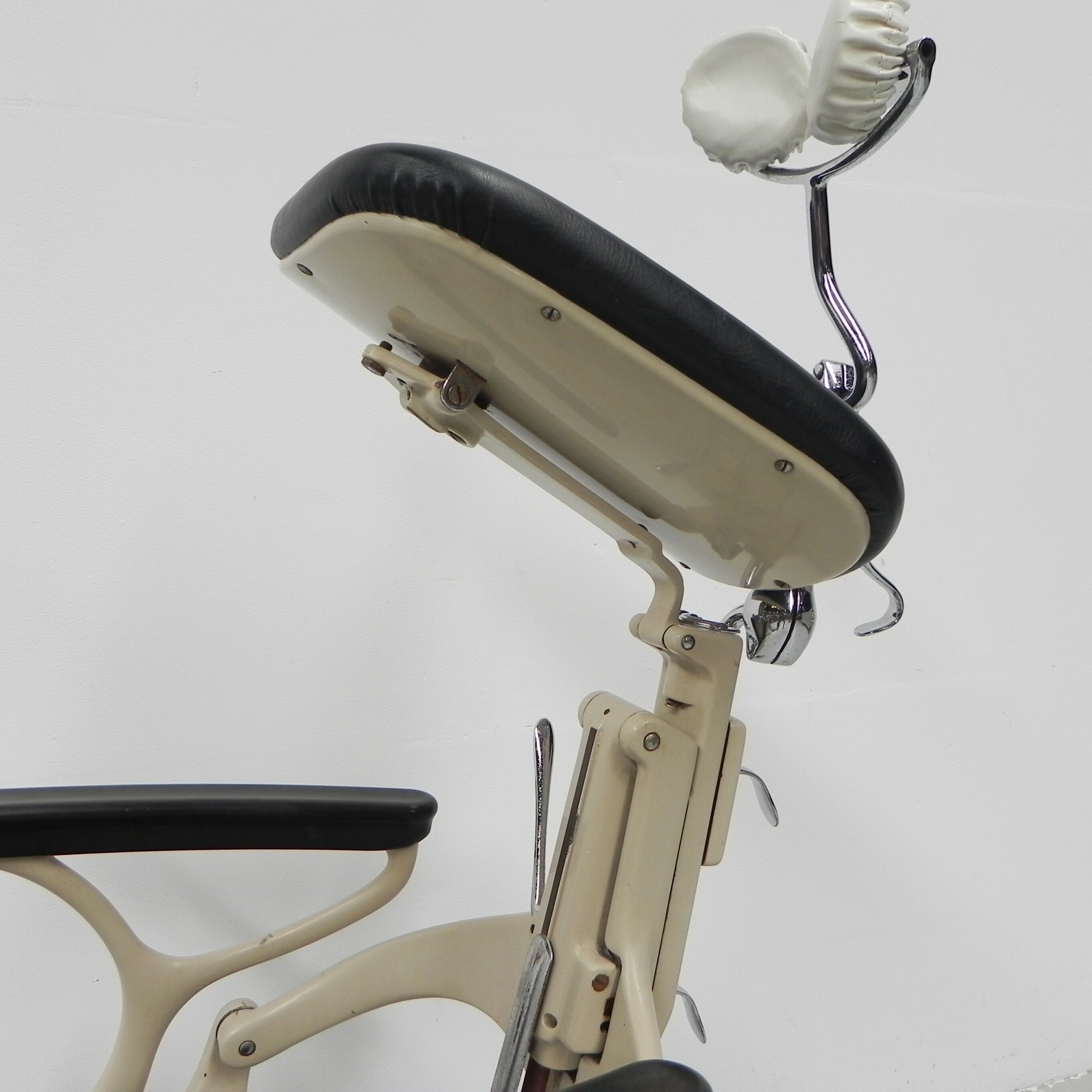 Cast iron dental chair Ritter