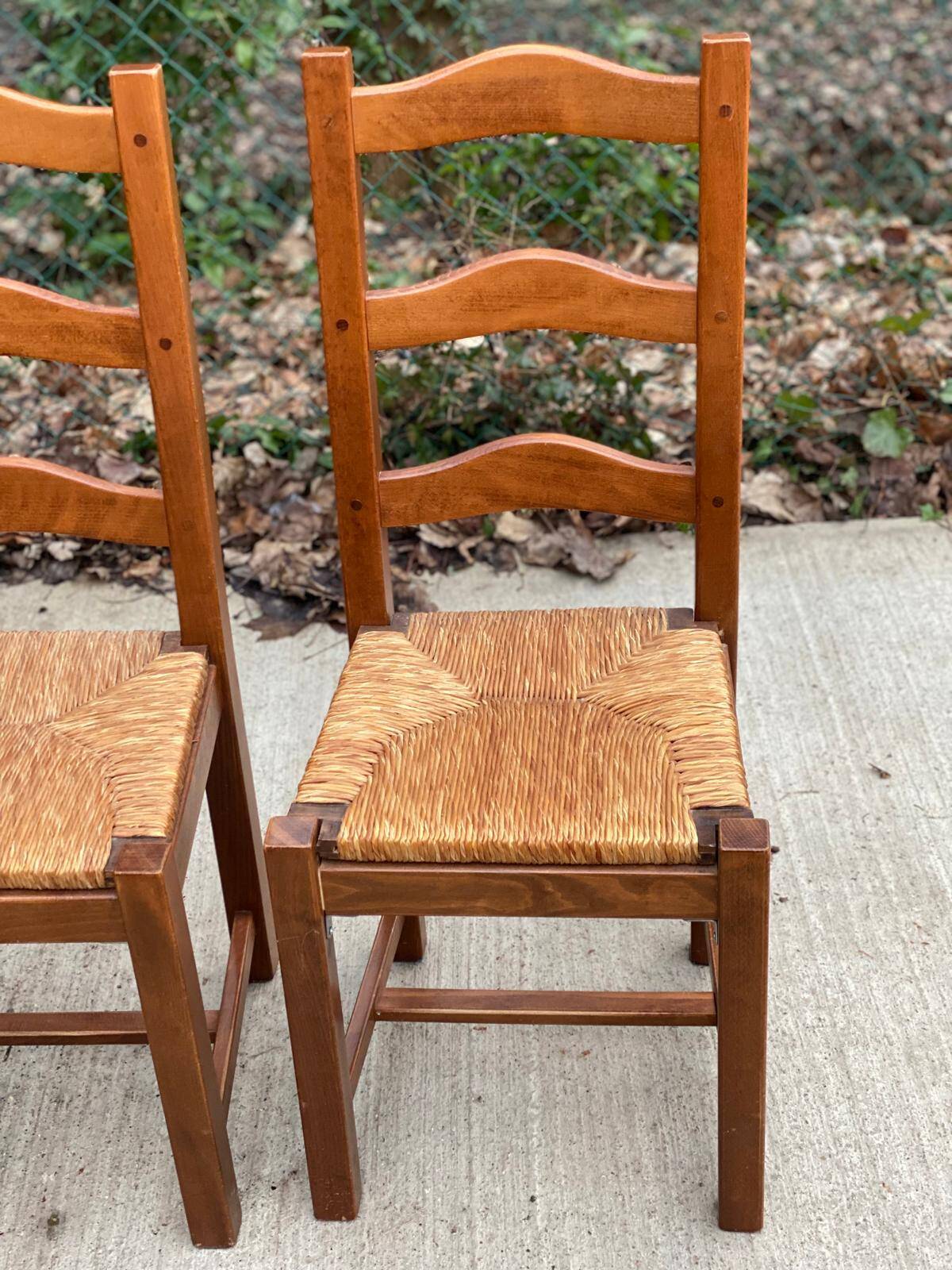 4 Vintage Farmhouse Style Dining Chairs in Solid Oak Straw Wood
